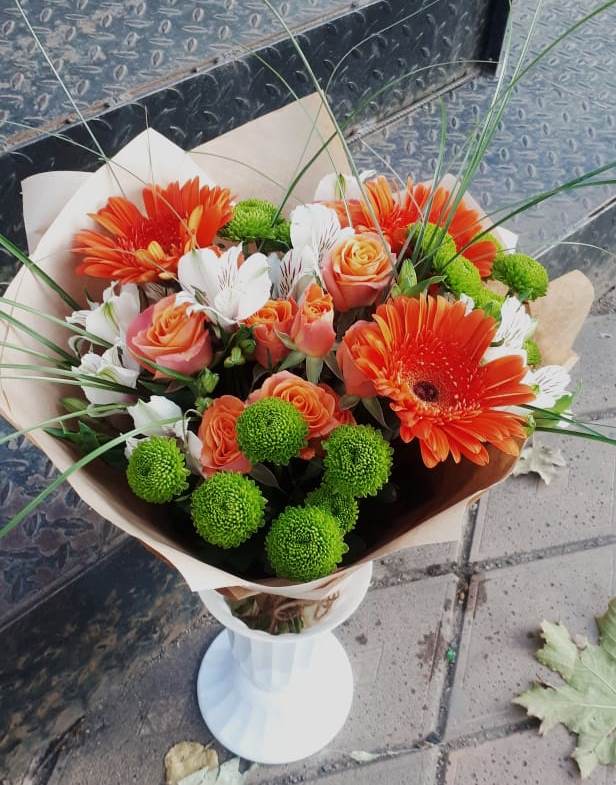 Букет цветов из: Герберы, Хризантемы, Альстромерии и Розы в Ростовановском