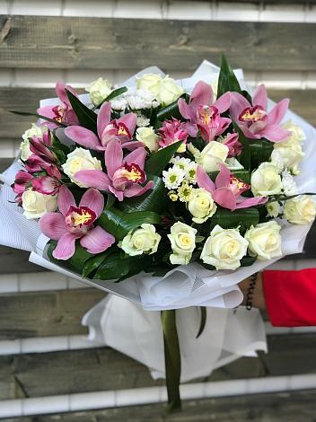 Букет цветов из: Розы и Хризантемы в Ростовановском