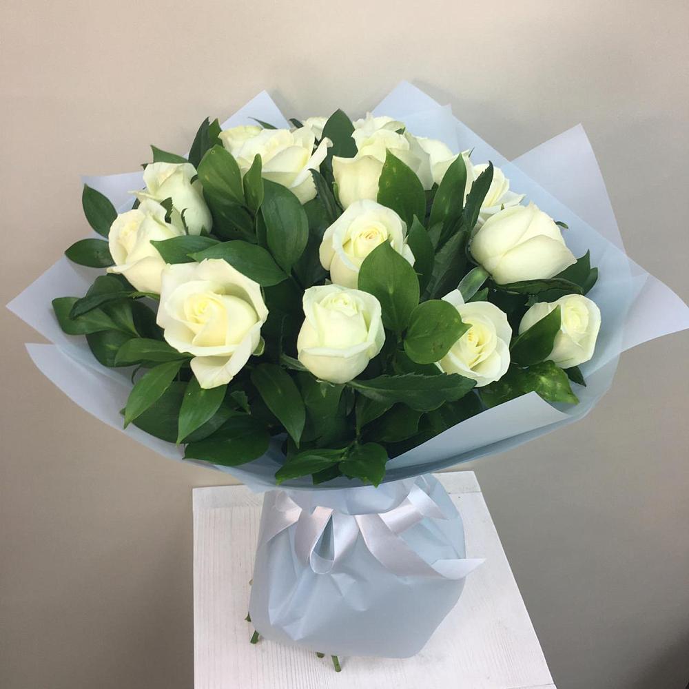 Букет 15 Белых роз Проуд в Ростовановском