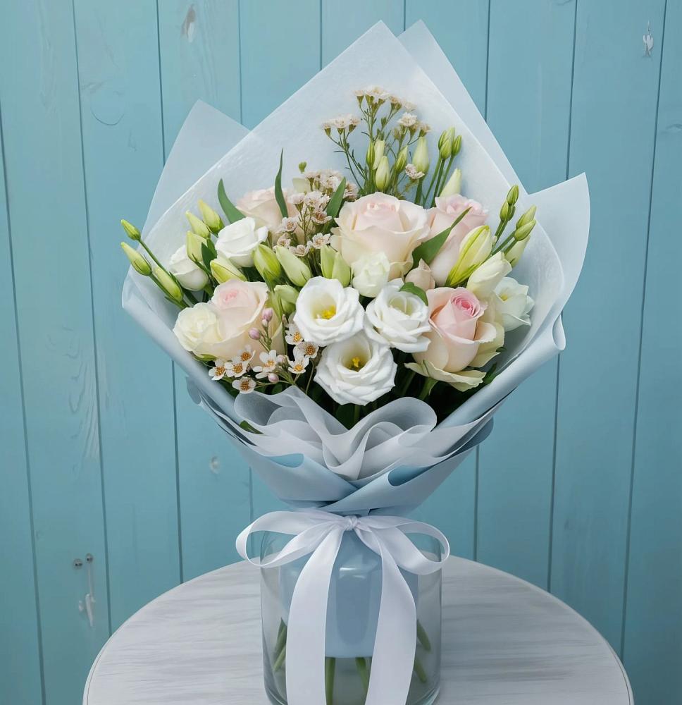 Букет цветов из: Розы и Лизиантусы в Ростовановском