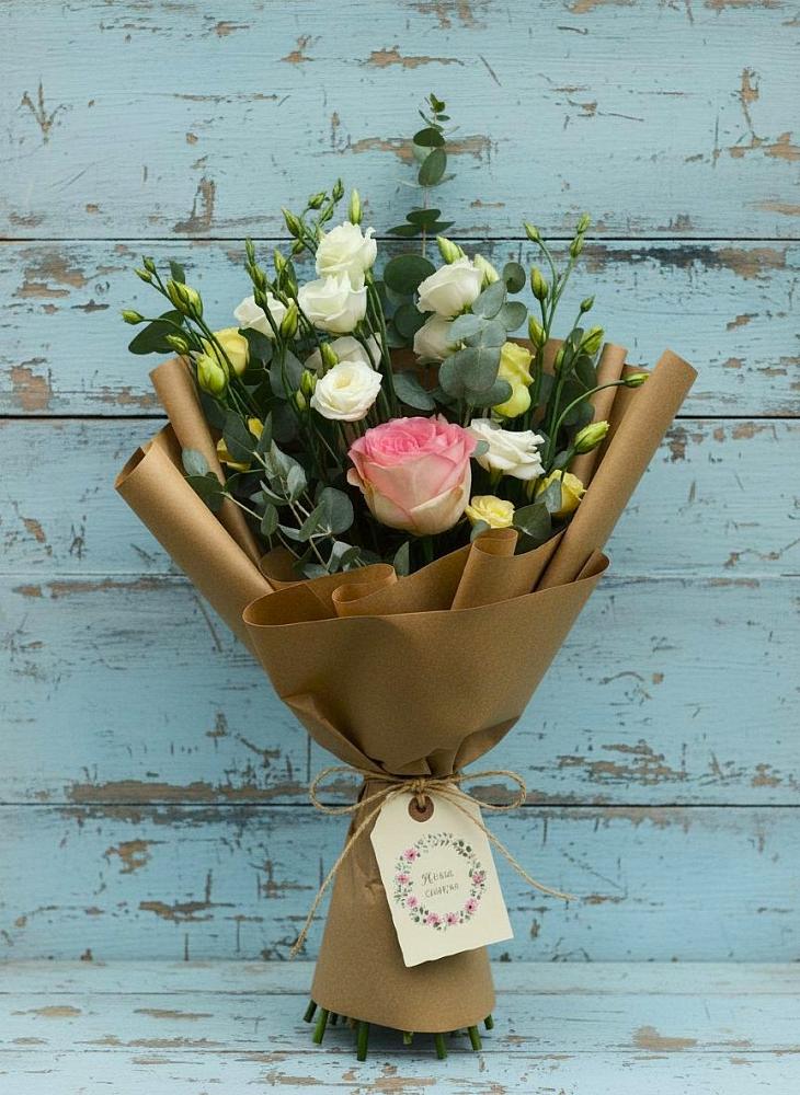 Букет цветов из: Розы и Лизиантусы в Ростовановском