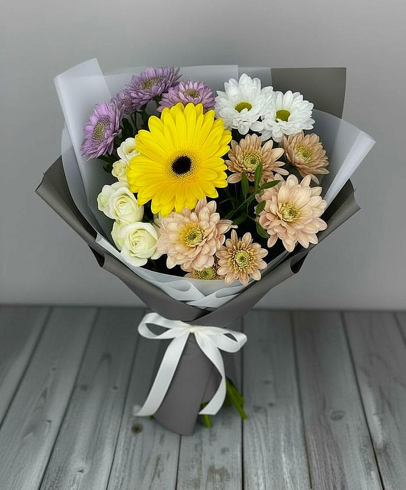 Букет цветов из: Розы, Герберы и Хризантемы в Ростовановском