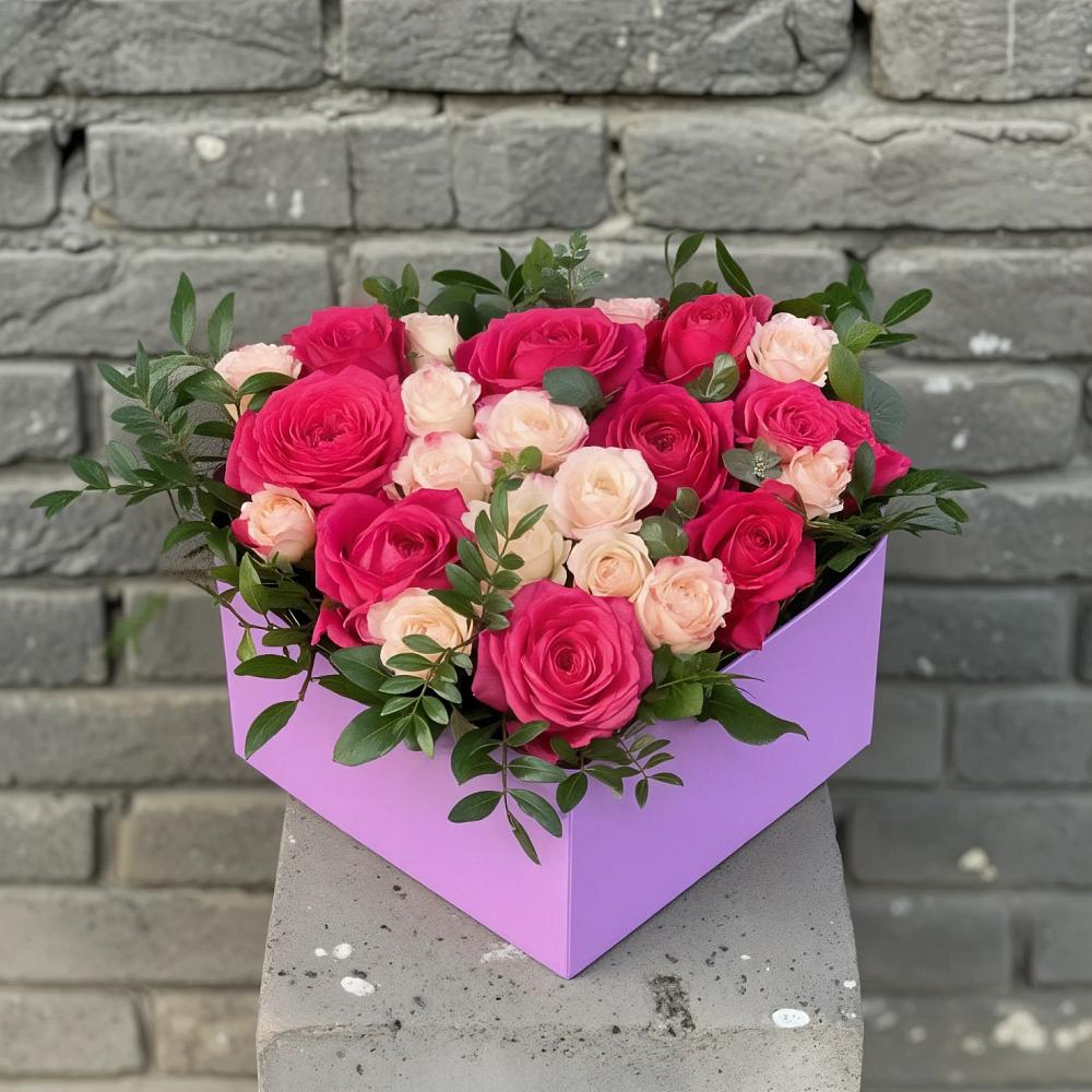 Цветочная композиция из Розы в коробке в Ростовановском