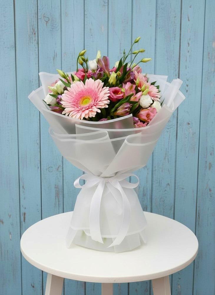 Букет цветов из: Герберы, Альстромерии и Лизиантусы в Ростовановском