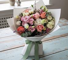 Букет цветов из:  Розы, Лизиантусы и Гвоздики в Ростовановском