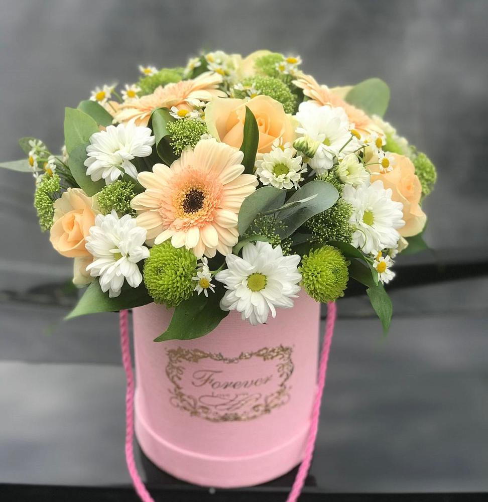 Цветочная композиция из Розы, Герберы и Хризантемы в шляпной коробке в Ростовановском