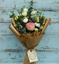 Букет цветов из:  Розы и Лизиантусы в Ростовановском