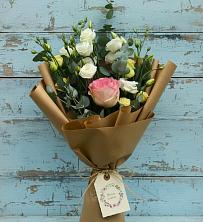 Букет цветов из:  Розы и Лизиантусы в Ростовановском
