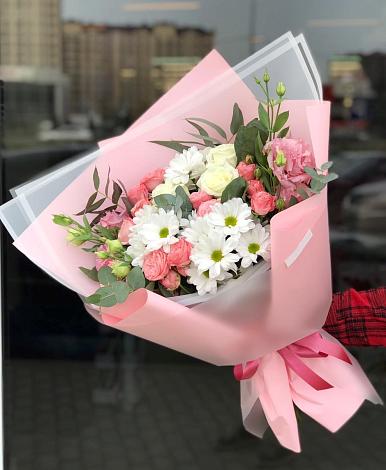 Букет цветов из: Розы, Лизиантусы и Хризантемы в Ростовановском
