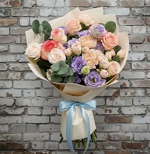 Букет цветов из:  Розы, Лизиантусы и Гвоздики в Ростовановском